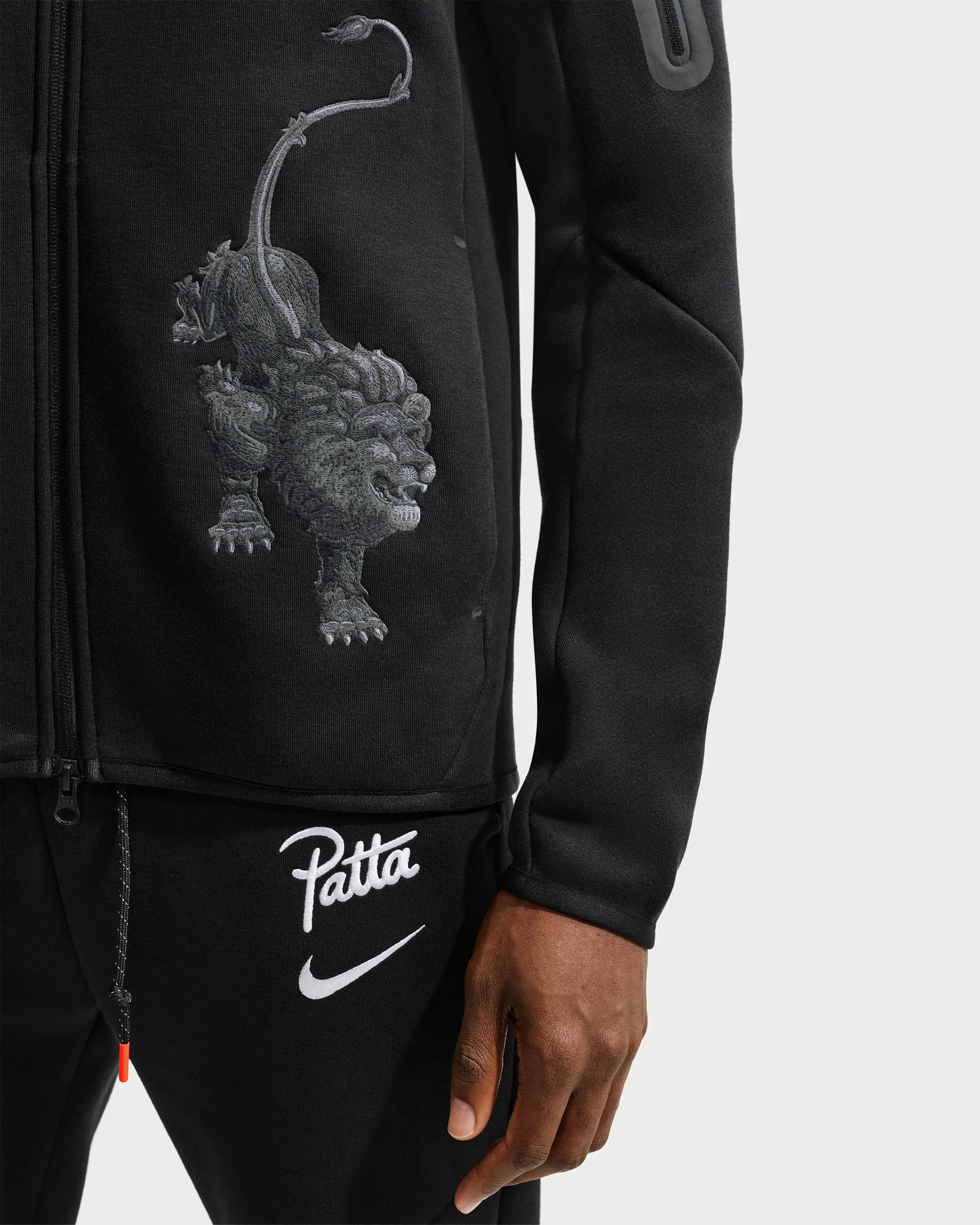 Knvx M Nike Tech Fleece Jggr (Black/White) (No Sponsor) - Patta