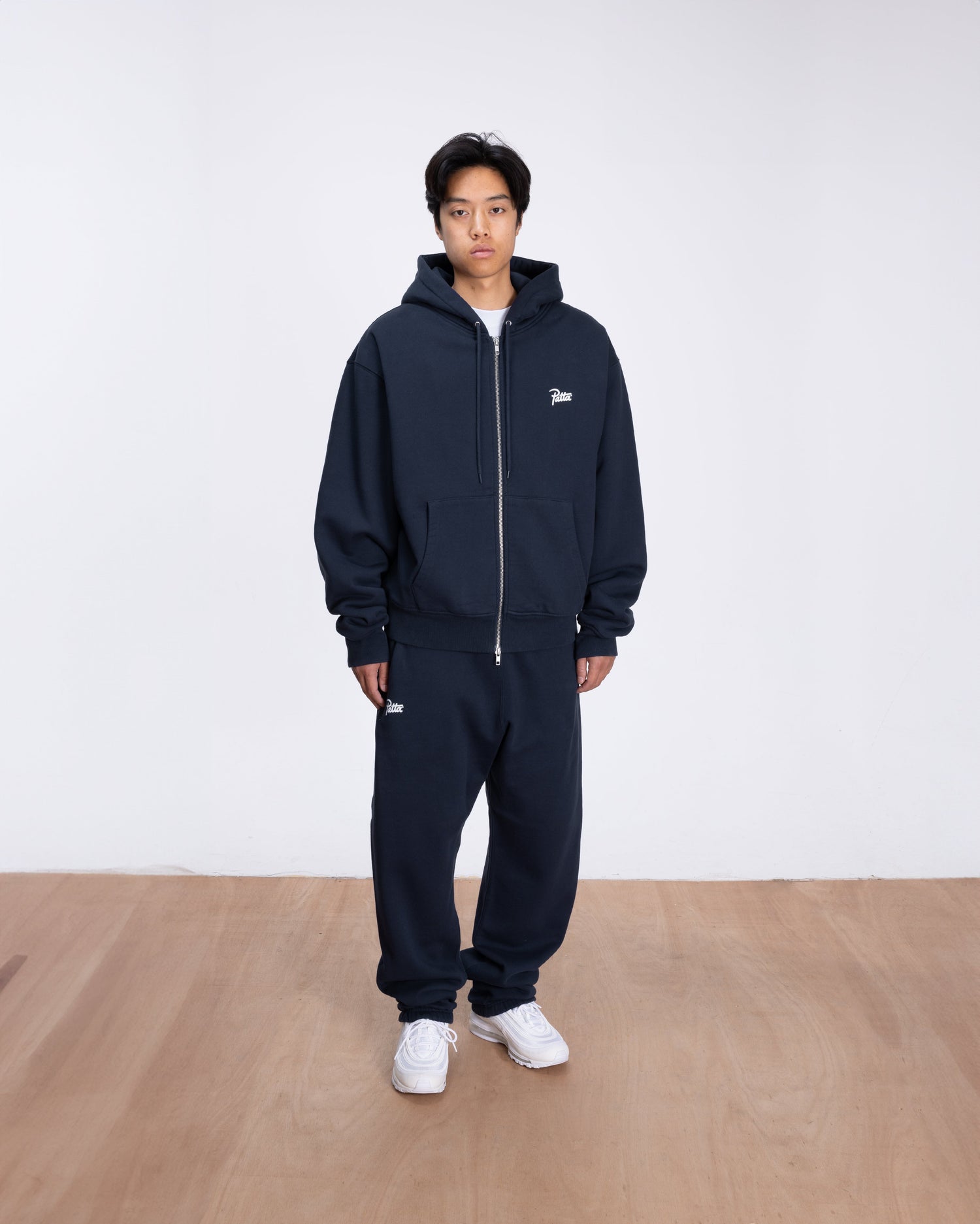 Patta Classic Jogging Pants (Black Iris)