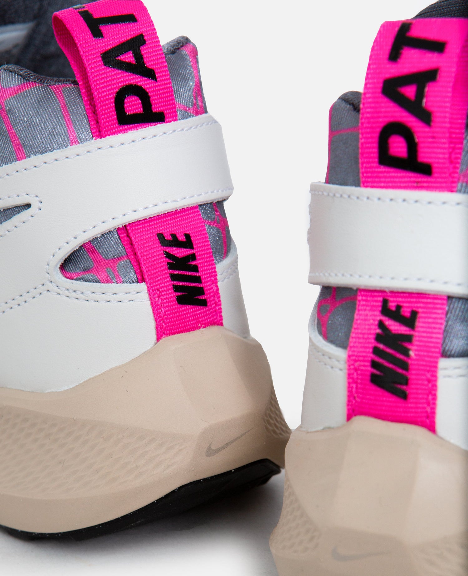 Nike x Patta Running Team Air Huarache (White/Cool Grey-Sanddrift)